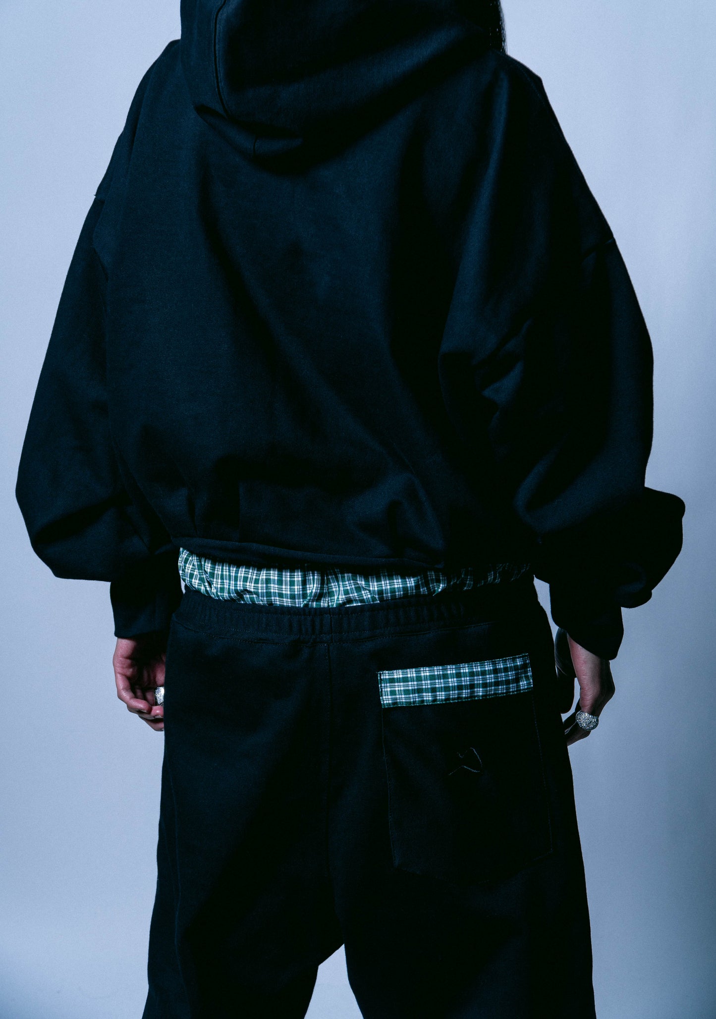 THOMAS_SWEATPANTS / 20:29 / MEN